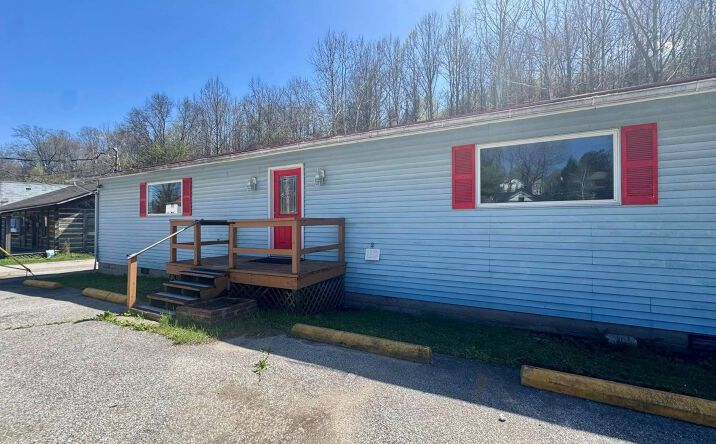 Pictures of Office property located at 267 Ripley Road, Spencer, WV 25276 for sales - image #1