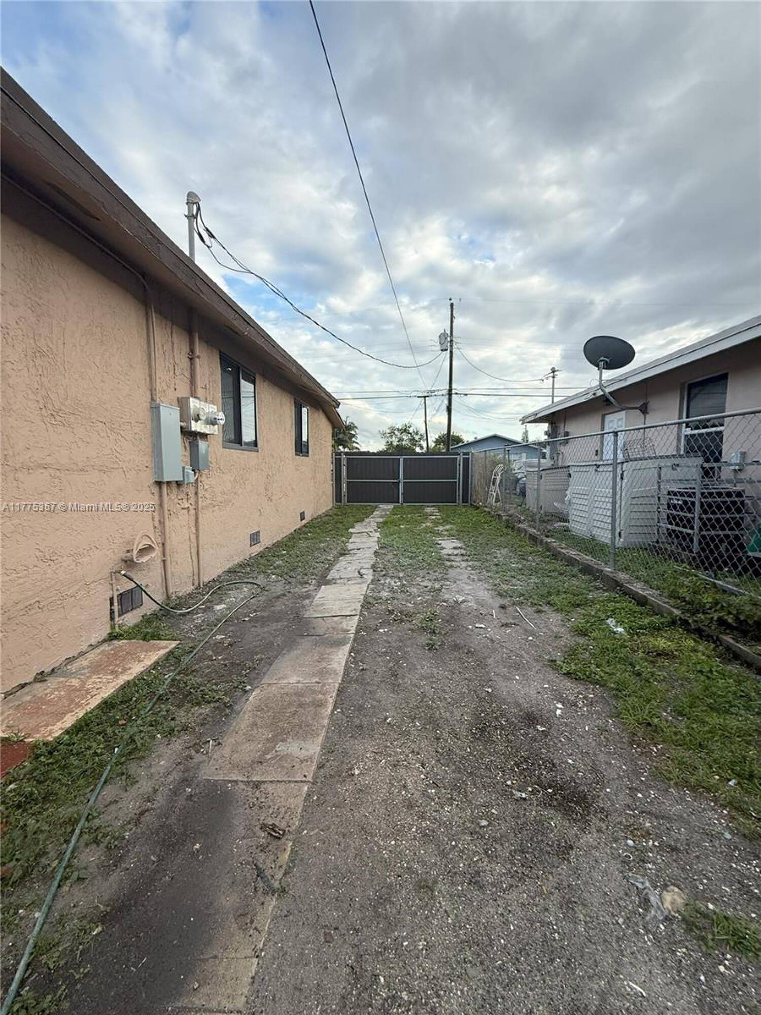 781 NW 108th St, Miami, FL 33168 | Crexi.com 781 NW 108th St, Miami, FL 33168 | Crexi.com