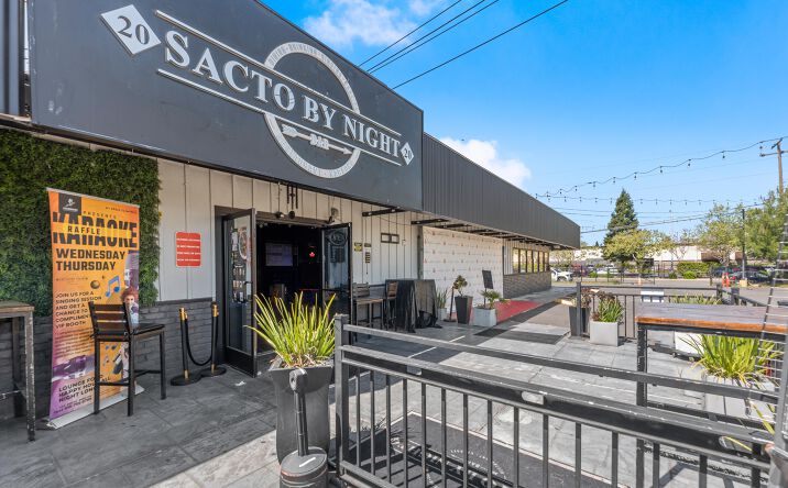 Pictures of Retail property located at 7121 Governors Cir, Sacramento, CA 95823 for sales - image #1