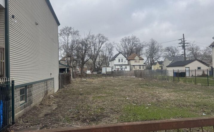 Pictures of Land property located at 4646 W Ohio Street, Chicago, IL 60644 for sales - image #1