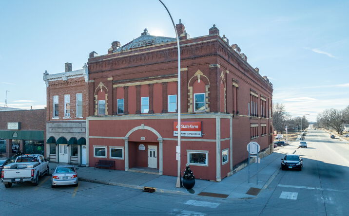 Pictures of Mixed Use, Multifamily, Office property located at 138 N Main St, Janesville, MN 56048 for sales - image #1