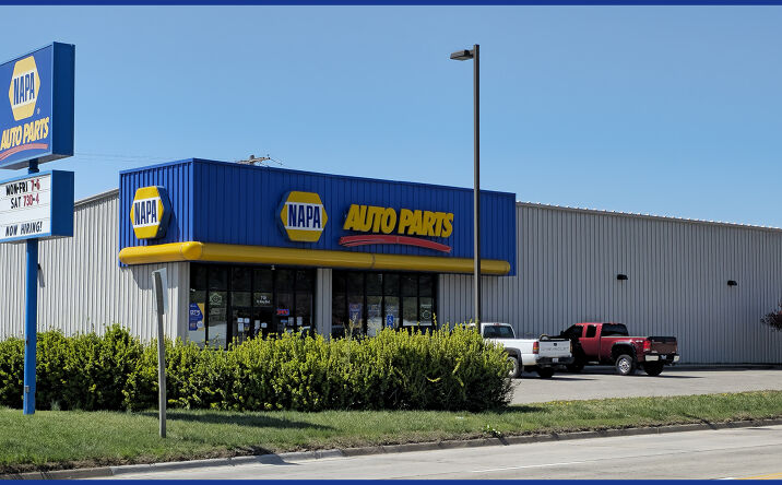 Pictures of Retail property located at 719 Ft Riley Blvd, Manhattan, KS 66502 for sales - image #1