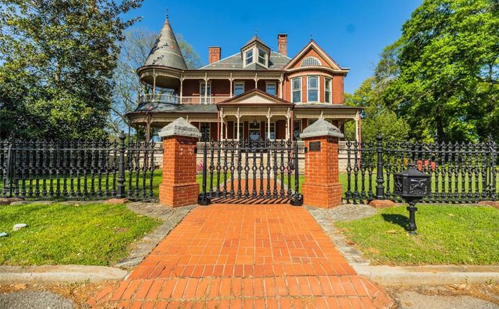 Pictures of Mixed Use property located at 3593 Hemphill Street, Atlanta, GA 30337 for sales - image #1