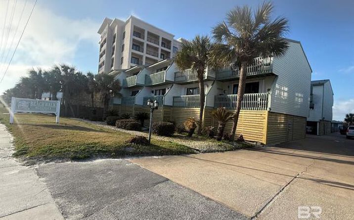 Pictures of Multifamily property located at 554 E Beach Boulevard, Gulf Shores, AL 36542 for sales - image #1