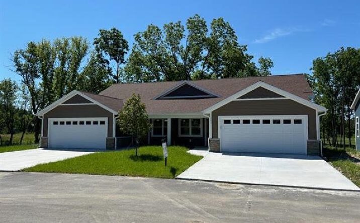 Pictures of Multifamily property located at 301 Edenview lane, Eden, WI 53019 for sales - image #1