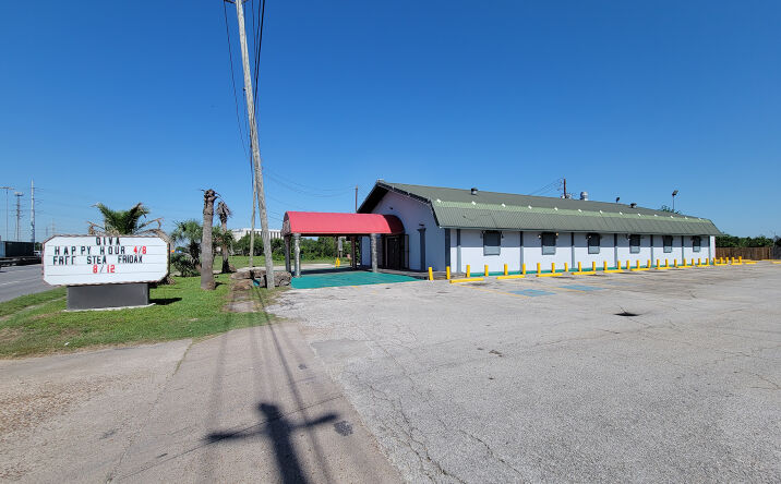 Pictures of Retail property located at 11927 East Fwy, Houston, TX 77013 for sales - image #1