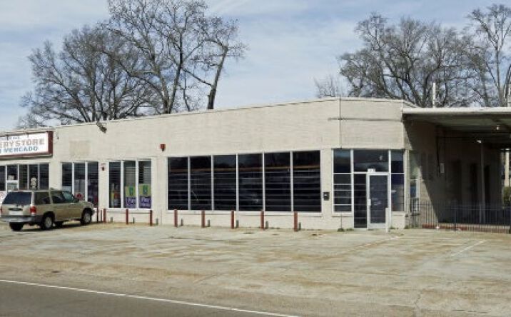 Pictures of Retail property located at 3078 Summer Ave, Memphis, TN 38112 for sales - image #1