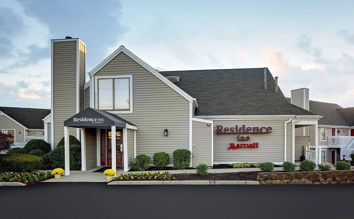 Pictures of Hospitality property located at 1080 Newtown Pike, Lexington, KY 40511 for sales - image #1