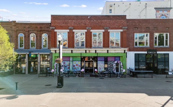 Pictures of Mixed Use, Multifamily, Retail property located at 22 Market Square, Knoxville, TN 37902 for sales - image #1