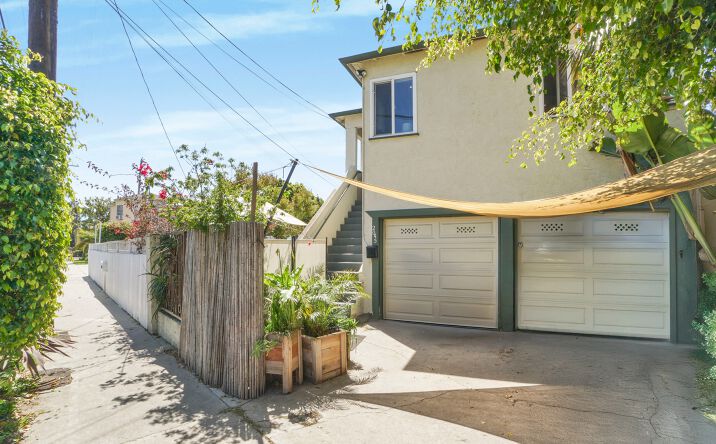 Pictures of Multifamily property located at 1134 Marco Place, Venice, CA 90291 for sales - image #1