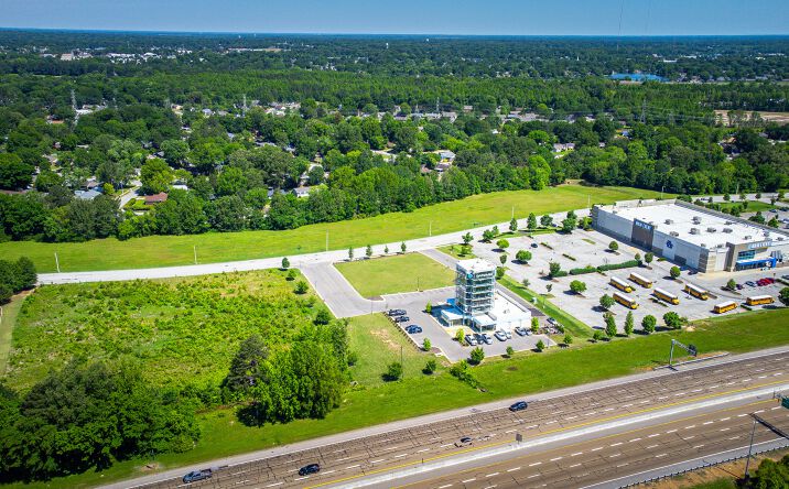 Pictures of Land property located at 7334 Appling Farms Pkwy, Memphis, TN 38133 for sales - image #1