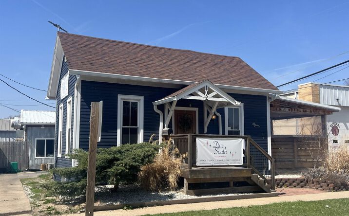 Pictures of Retail, Office property located at 102 N 2Nd Street, Fairfield, IA 52556 for sales - image #1