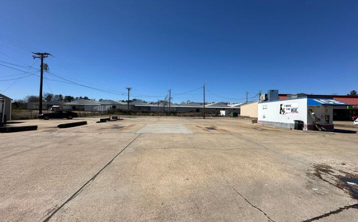 Pictures of Retail property located at 6625 Hwy 45, West Point, MS 39773 for sales - image #1