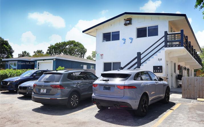 Pictures of Multifamily property located at 715 NW 5th Ave, Pompano Beach, FL 33060 for sales - image #1