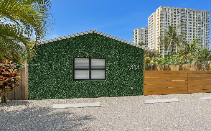 Pictures of Multifamily property located at 3313 SE 3rd St, Pompano Beach, FL 33062 for sales - image #1