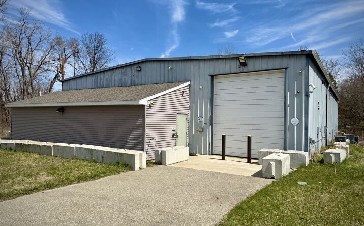 Pictures of Industrial property located at 720 Terminal Rd, Lansing, MI 48906 for sales - image #1