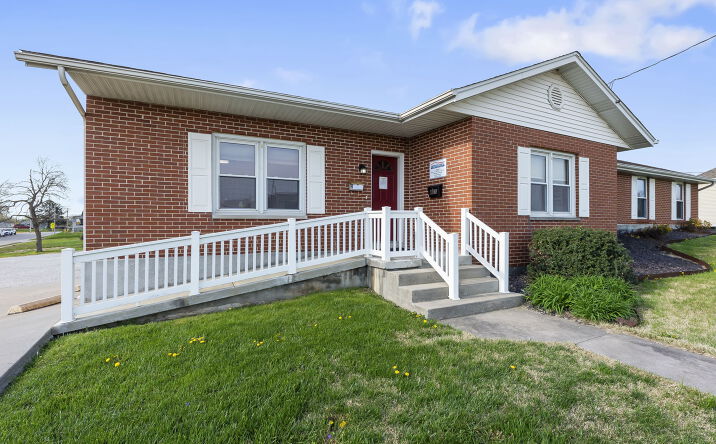 Pictures of Office property located at 407 W St Joseph St, Perryville, MO 63775 for sales - image #1