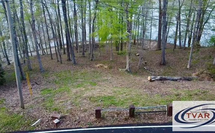 Pictures of Land property located at 844 Stirling Rd, Camden, TN 38320 for sales - image #1