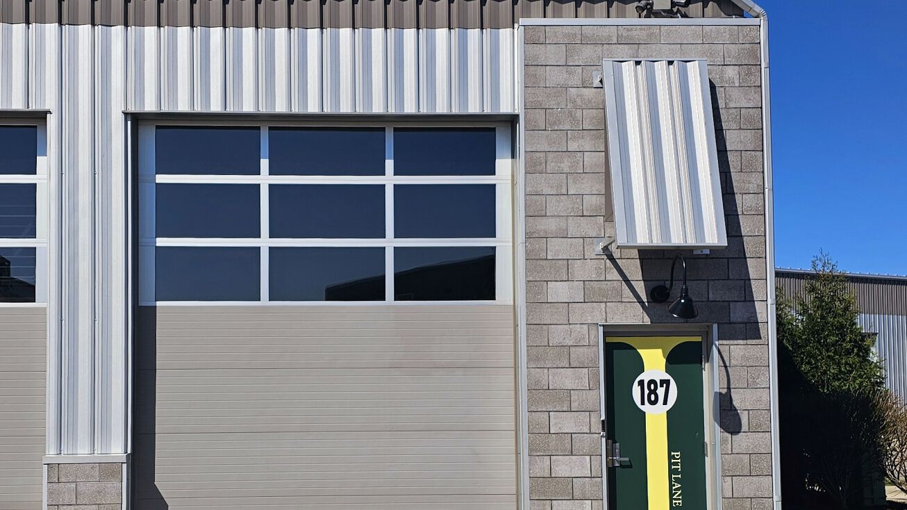 Pictures of Industrial, Mixed Use, Office, Self Storage, Special Purpose property located at 187 Pit Ln, Pontiac, MI 48341 for sales - image #1