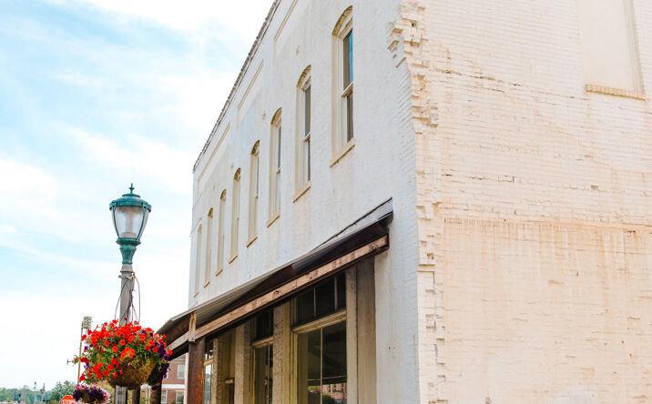 Pictures of Retail property located at 118 St Joseph Ave, Brewton, AL 36426 for sales - image #1
