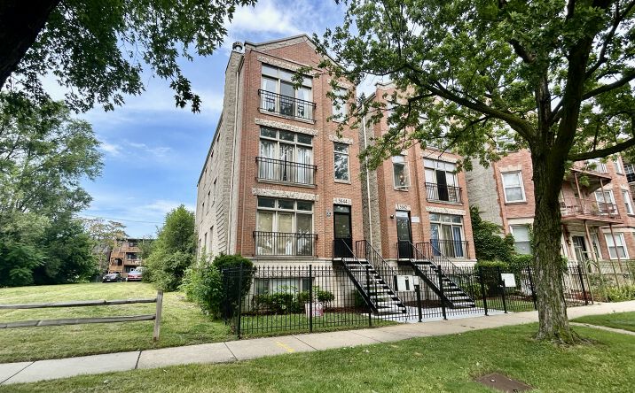 Pictures of Multifamily property located at 5644 S Prairie Ave, Chicago, IL 60637 for sales - image #1