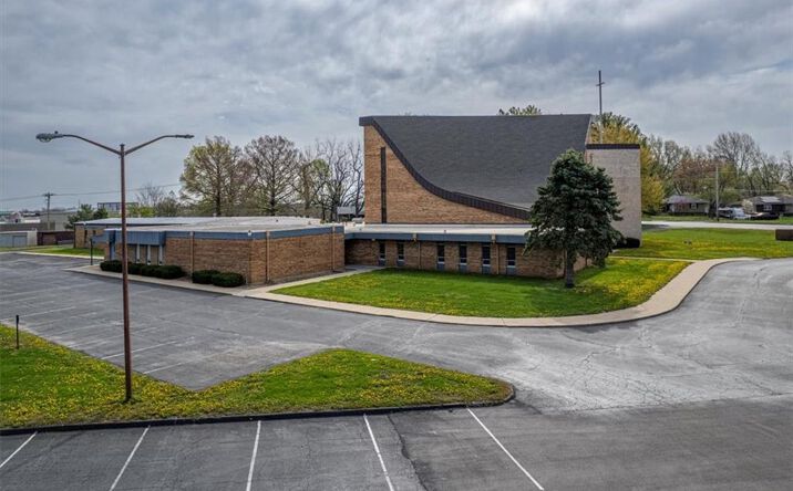 Pictures of Retail, Special Purpose, Office property located at 17200 E 39th Street, Independence, MO 64055 for sales - image #1