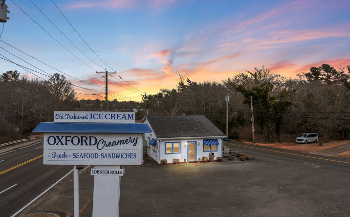 Pictures of Hospitality, Retail property located at 98 County Rd, Mattapoisett, MA 02739 for sales - image #1