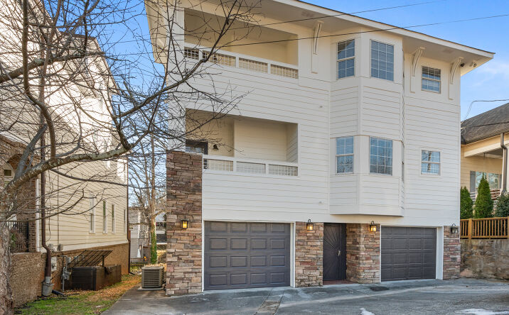 Pictures of Multifamily property located at 567 Winton Terrace NE, Atlanta, GA 30308 for sales - image #1