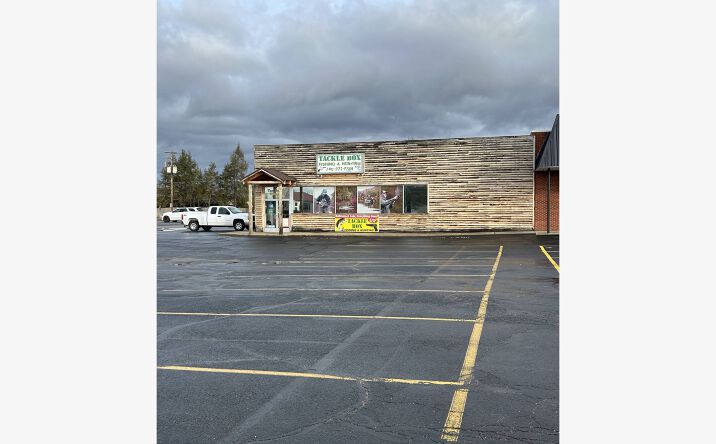 Pictures of Retail property located at 411 Solida Rd, South Point, OH 45680 for sales - image #1