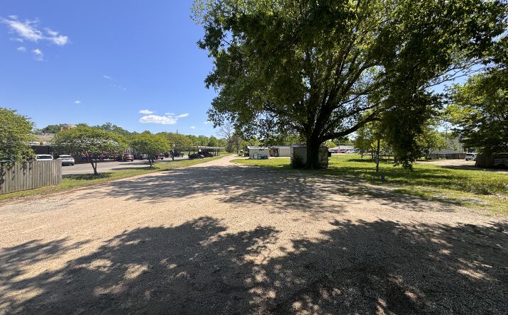 Pictures of Land property located at 1604 S Julia St, Rayville, LA 71269 for sales - image #1
