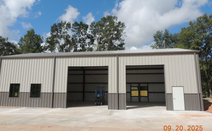 Pictures of Industrial, Mixed Use, Special Purpose property located at 2309 Wade Cir S, Conroe, TX 77304 for sales - image #1