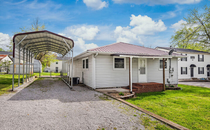 Pictures of Mixed Use property located at 205 East 16th Street, Cookeville, TN 38501 for sales - image #1