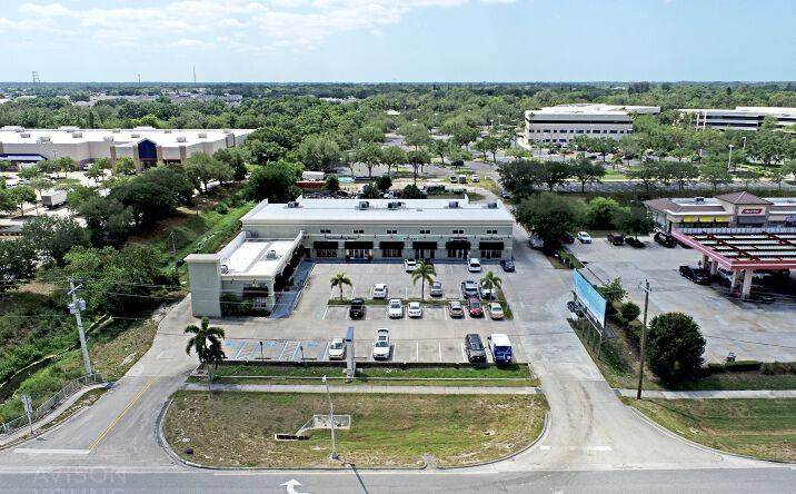 Pictures of Retail property located at 5678 Fruitville Rd, Sarasota, FL 34232 for sales - image #1