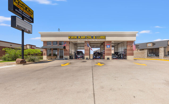 Pictures of Retail property located at 8724 Benbrook Blvd, Benbrook, TX 76126 for sales - image #1