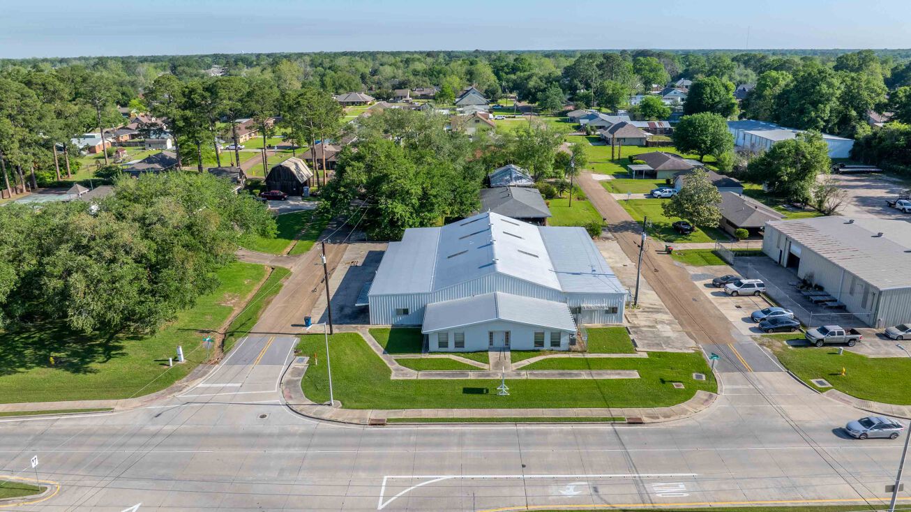 Pictures of Industrial property located at 721 E Pont Des Mouton Rd, Lafayette, LA 70507 for sales - image #1