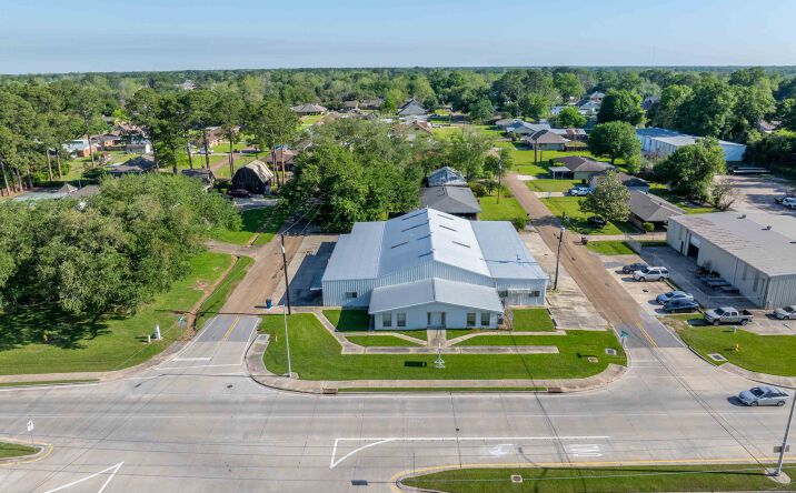 Pictures of Industrial property located at 721 E Pont Des Mouton Rd, Lafayette, LA 70507 for sales - image #1