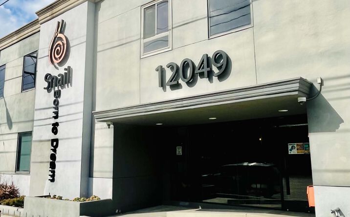 Pictures of Office property located at 12049 Jefferson Blvd, Culver City, CA 90230 for sales - image #1