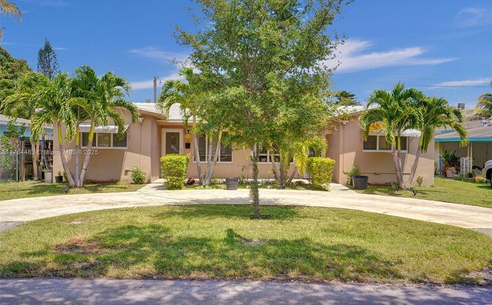 Pictures of Multifamily property located at 1737 N 16th Ct, Hollywood, FL 33020 for sales - image #1