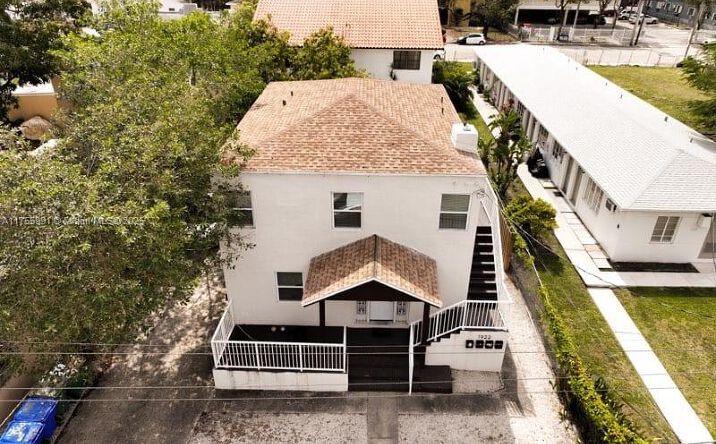 Pictures of Multifamily property located at 1922 NW 1st St, Miami, FL 33125 for sales - image #1