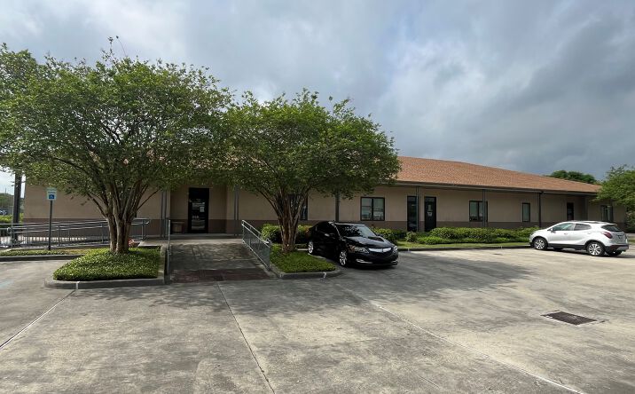 Pictures of Office property located at 3555 Loyola Drive, Kenner, LA 70065 for sales - image #1