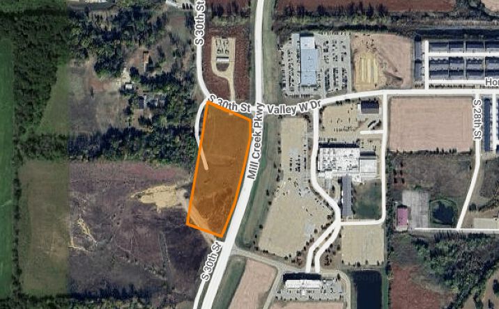 Pictures of Land property located at 2499 S 30th St, Clinton, IA 52732 for sales - image #1
