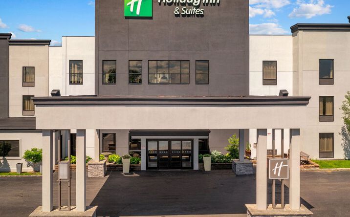 Pictures of Hospitality property located at 400 7th N St, Liverpool, NY 13088 for sales - image #1
