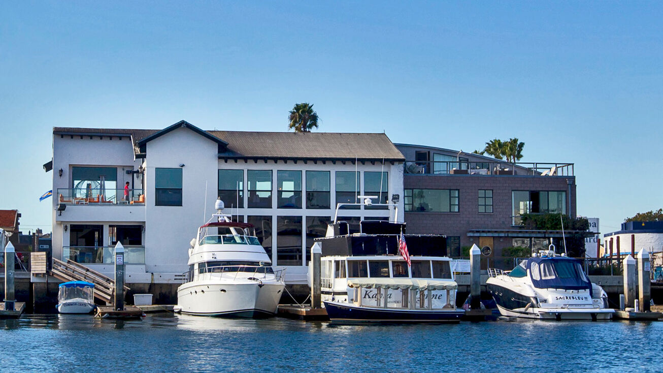 Pictures of Note/Loan property located at 2406 Newport Blvd, newport beach, CA 92663 for sales - image #1