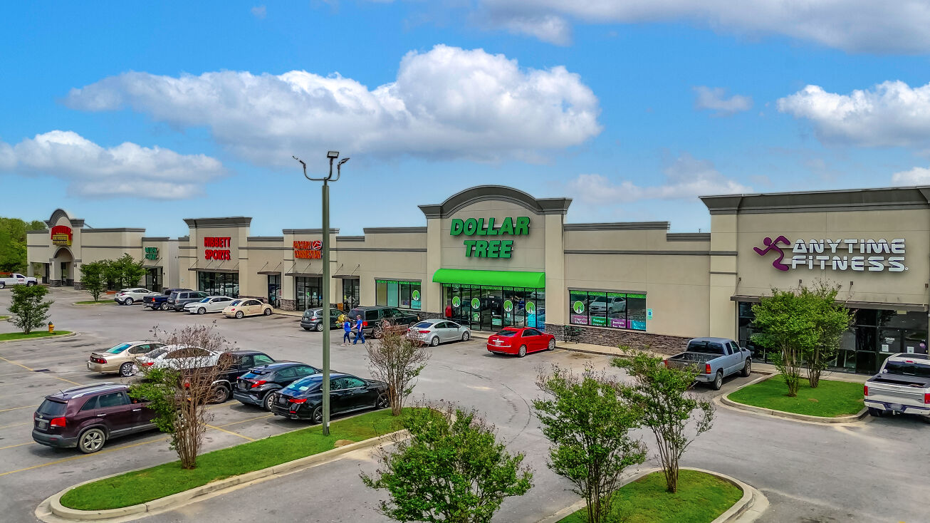 Pictures of Retail property located at 3015 Veterans Memorial Dr, Abbeville, LA 70510 for sales - image #1