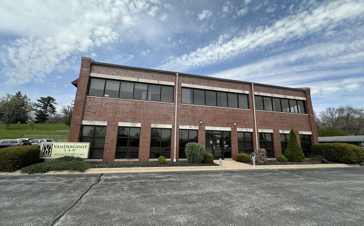Pictures of Office property located at 4950 38th Ave, Moline, IL 61265 for sales - image #1