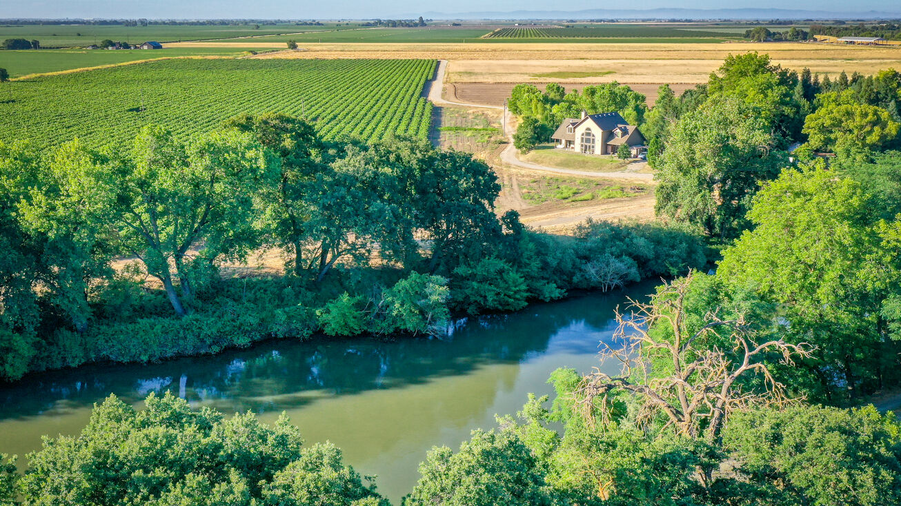 30003 N Vail Rd, Thornton, CA 95686