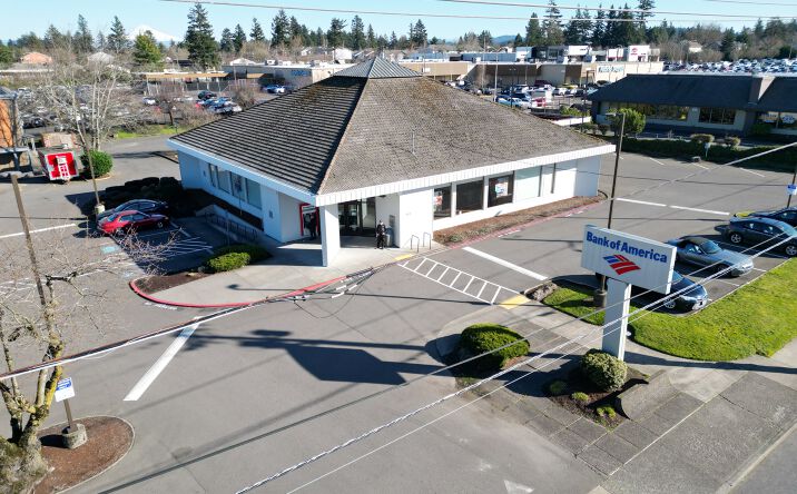 Pictures of Retail property located at 510 SE 122nd Ave, Portland, OR 97233 for sales - image #1