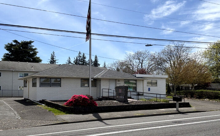 Pictures of Office property located at 12440 NE Halsey St, Portland, OR 97230 for sales - image #1