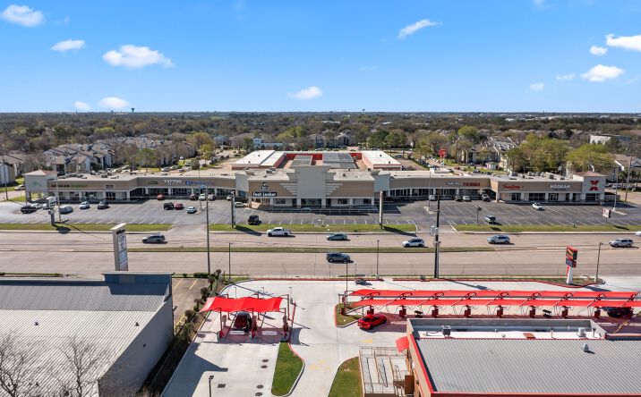 Pictures of Retail property located at 13711 Westheimer Rd, Houston, TX 77077 for sales - image #1