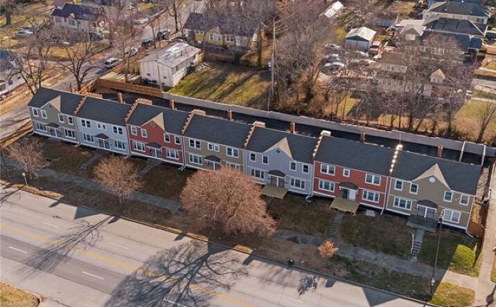 Pictures of Multifamily property located at 3905 Linwood Blvd, Kansas City, MO 64128 for sales - image #1